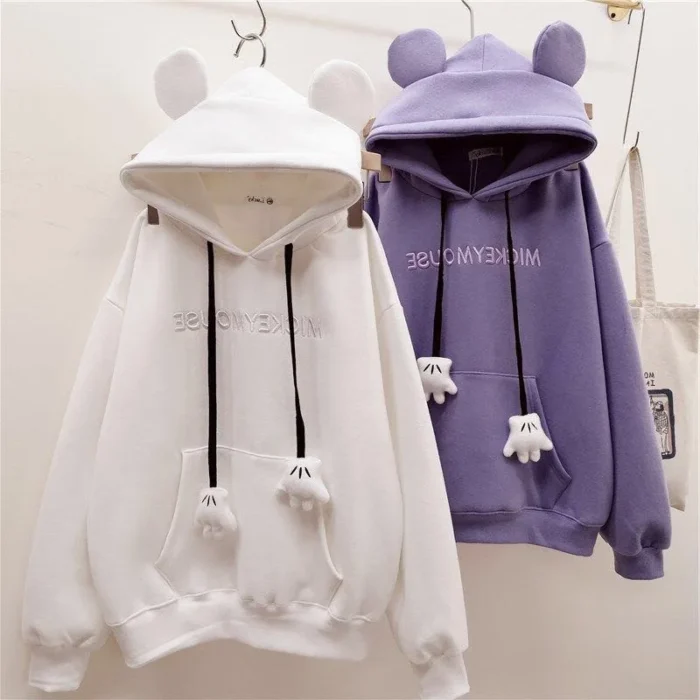 Sweat a capuche labubu pour un look fine et cool pour femme et homme.